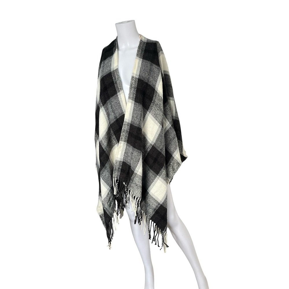 Soft Surroundings Shawl Wrap Black White Buffalo Plaid Check Fringe One Size